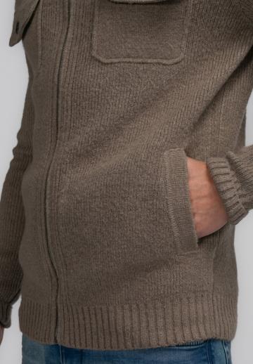 Вязаная кофта