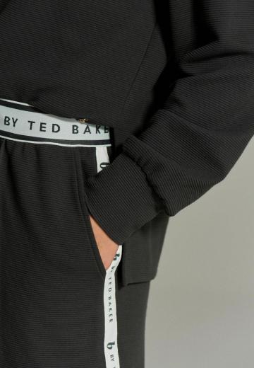 Спортивные штаны