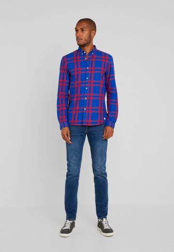 Узкие джинсы