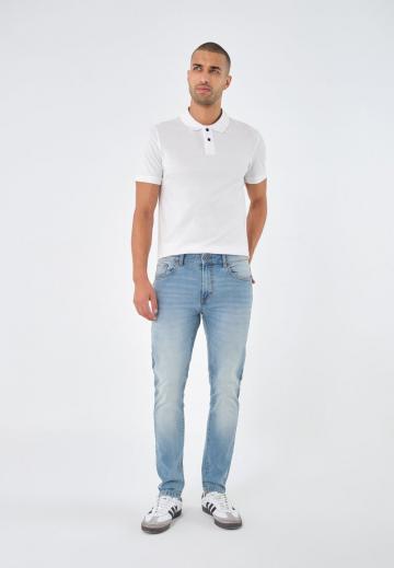 Узкие джинсы