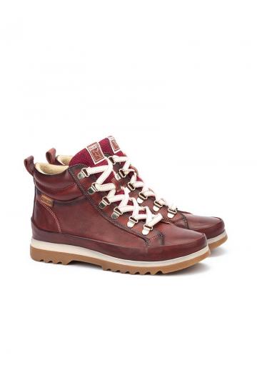 Ботинки на шнуровке