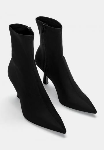 Высокие сапоги