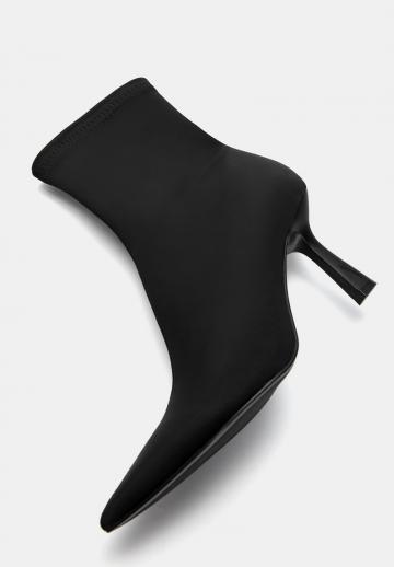 Высокие сапоги