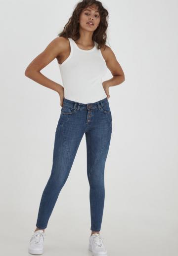 Узкие джинсы