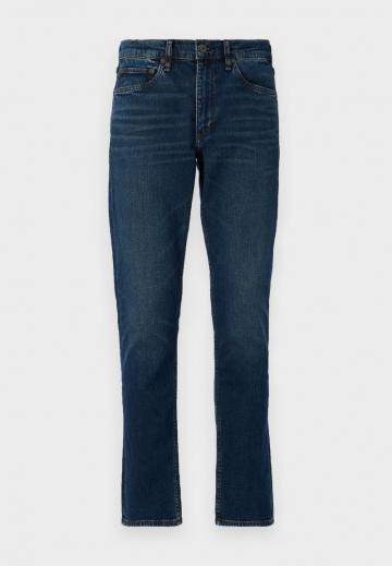 Узкие джинсы