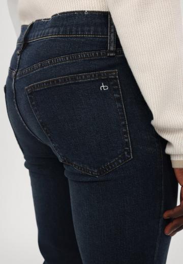 Узкие джинсы