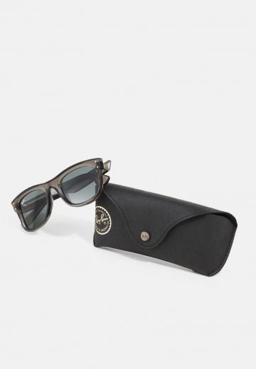 Солнечные очки