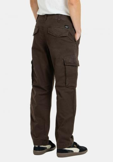 Брюки с накладными карманами