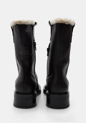 Зимние ботинки