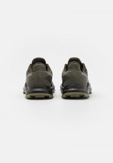 Беговые кроссовки