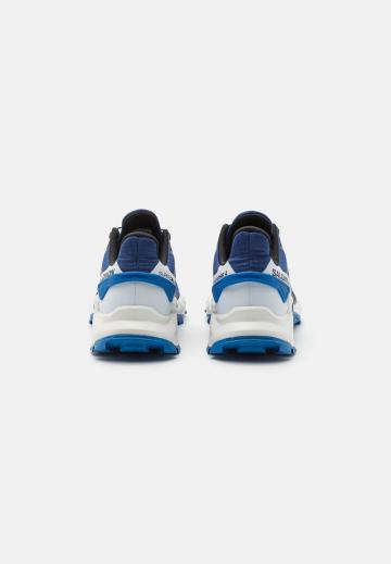 Беговые кроссовки