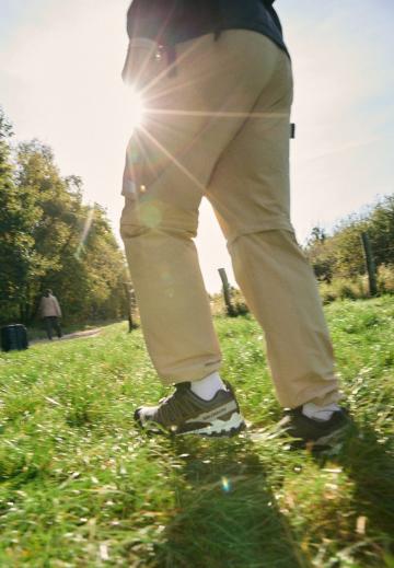 Походные кроссовки