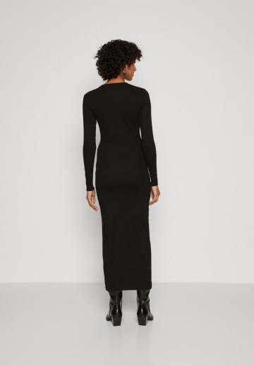 Платье футляр