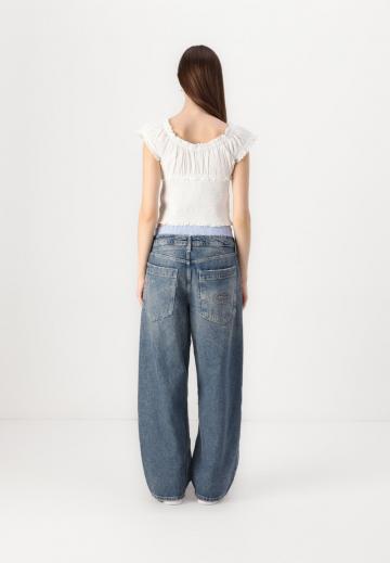 Свободные джинсы