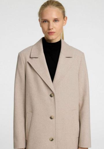 Шерстяное пальто