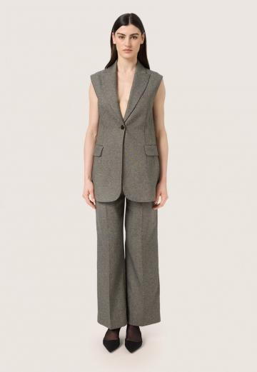 Длинный жилет