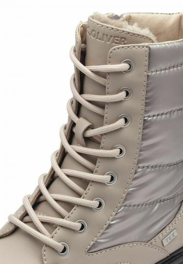 Ботинки на шнуровке