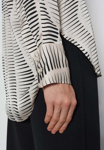 Атласная блузка