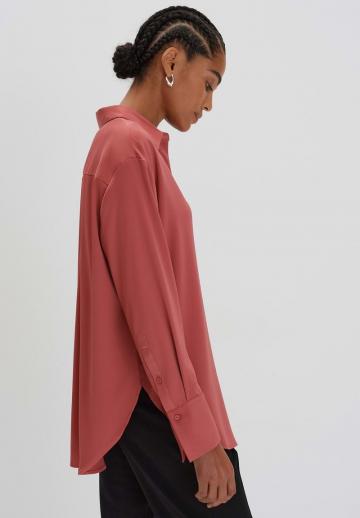 Атласная блузка