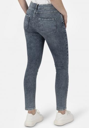 Узкие джинсы