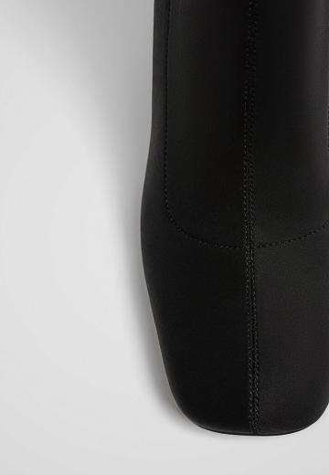 Высокие сапоги