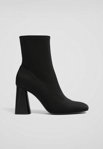 Высокие сапоги