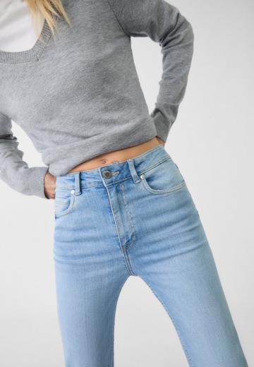 Короткие джинсы