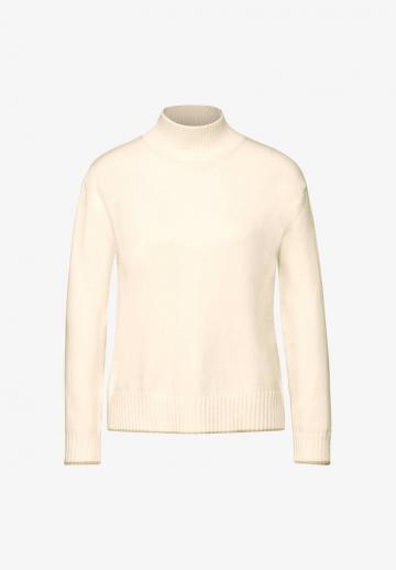 Пуловер с вырезом V