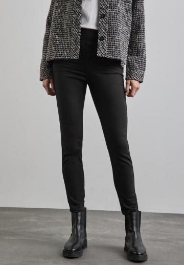 Узкие джинсы