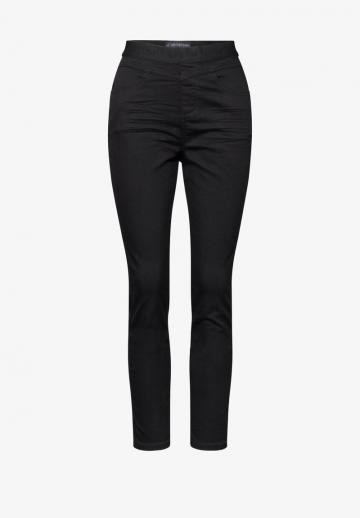 Узкие джинсы