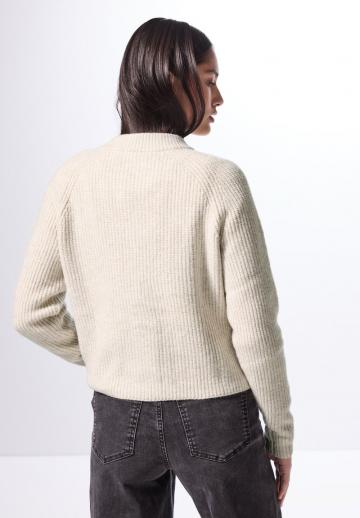 Вязаная кофта