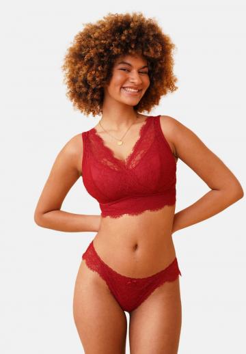 Трусы на бедрах