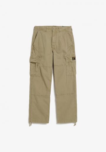 Брюки с накладными карманами