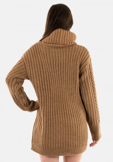 Вязаное платье