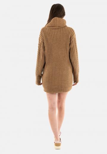 Вязаное платье