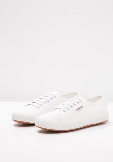 Спортивные балетки