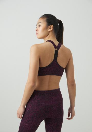 Бюстгальтер без косточек