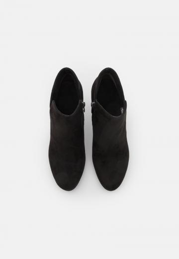 Полусапожки на высоком каблуке