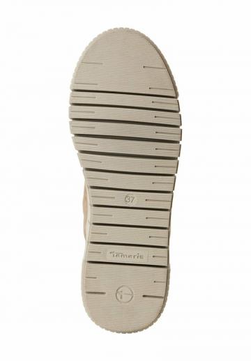 Сапожки на танкетке