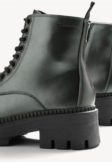 Ботинки на шнуровке