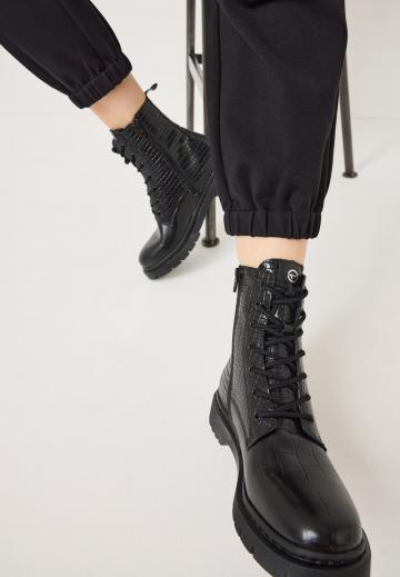 Ботинки на шнуровке