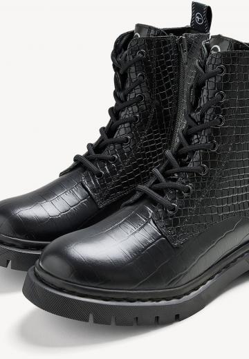 Ботинки на шнуровке