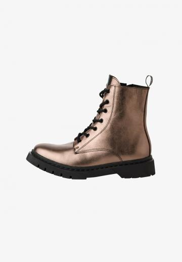 Ботинки на шнуровке