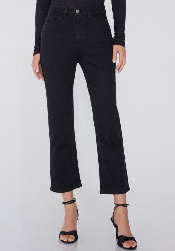 Короткие джинсы