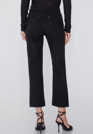 Короткие джинсы