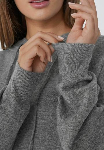 Пуловер с капюшоном