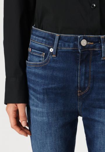 Узкие джинсы