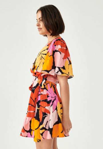 Короткое платье