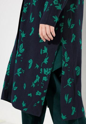 Длинный жилет