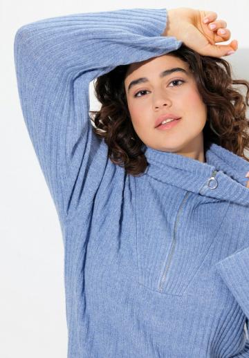 Вязаное платье